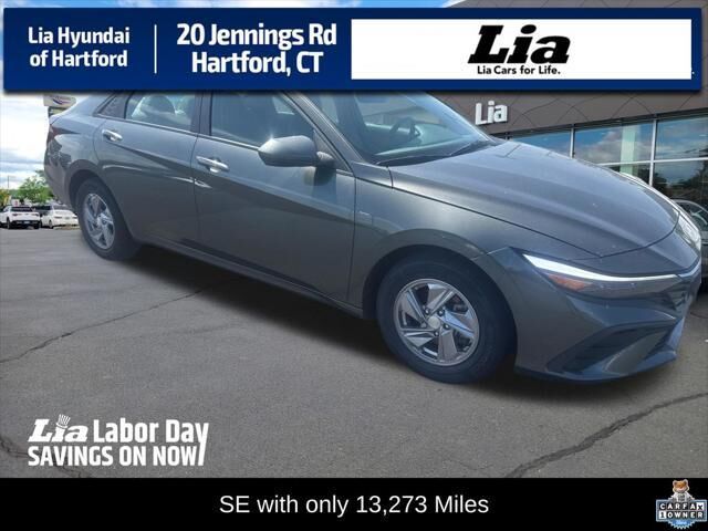 2024 Hyundai ELANTRA SE — photo 1 of 3