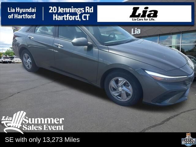 2024 Hyundai ELANTRA SE