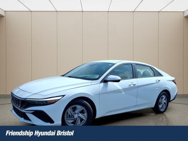 2025 Hyundai ELANTRA SE — photo 1 of 13