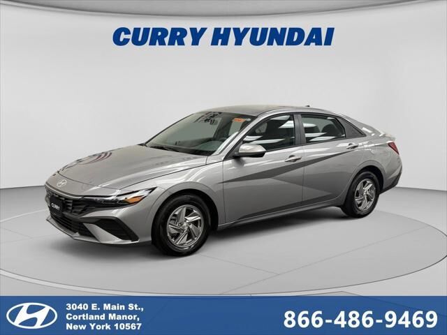 2025 Hyundai ELANTRA SE