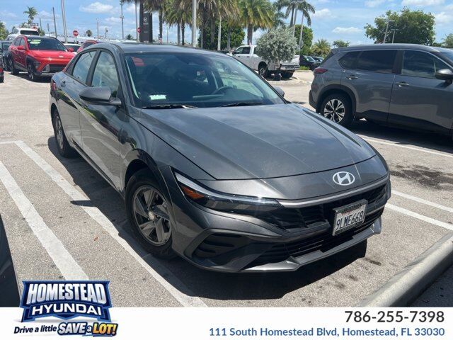 2024 Hyundai Elantra SE