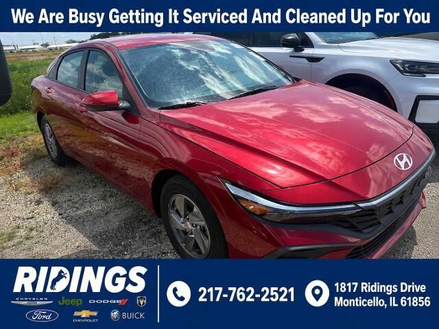 2024 Hyundai ELANTRA SE