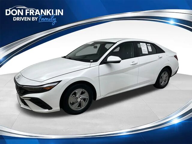 2025 Hyundai ELANTRA SE