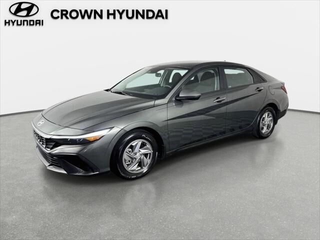 2025 Hyundai ELANTRA SE