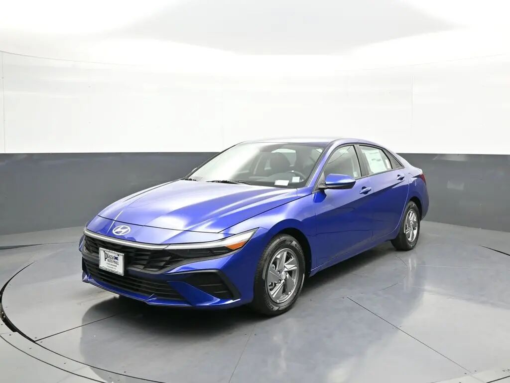 2025 Hyundai ELANTRA SE — photo 1 of 13