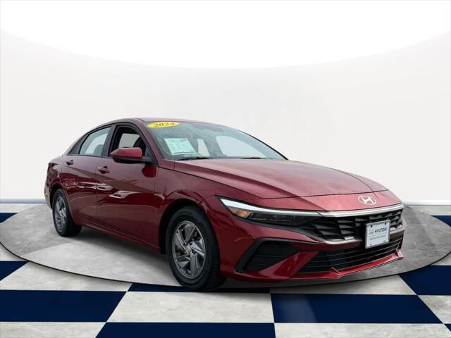 2024 Hyundai ELANTRA SE