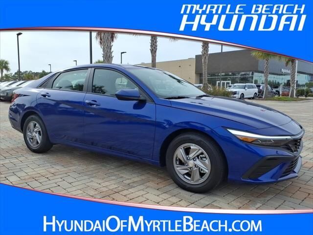 2025 Hyundai ELANTRA SE