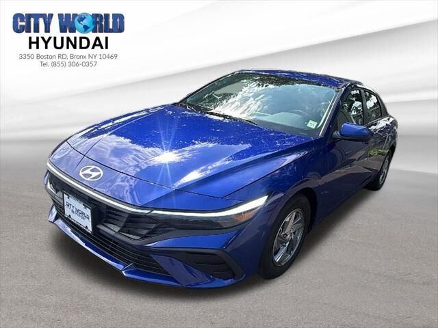 2025 Hyundai ELANTRA SE