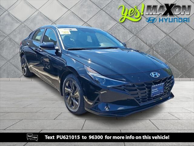 2023 Hyundai ELANTRA SEL — photo 1 of 13