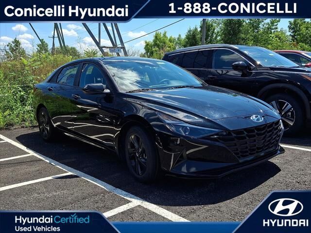 2023 Hyundai ELANTRA SEL — photo 1 of 4