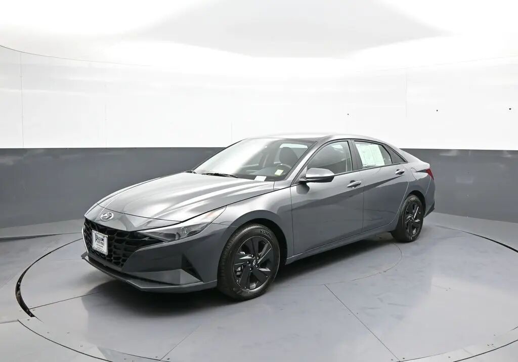 2023 Hyundai ELANTRA SEL — photo 1 of 13