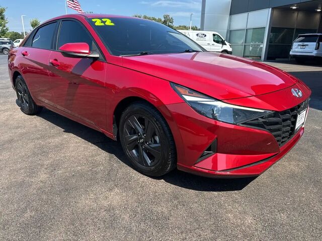2022 Hyundai ELANTRA SEL