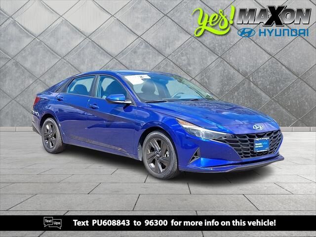 2023 Hyundai ELANTRA SEL — photo 1 of 13