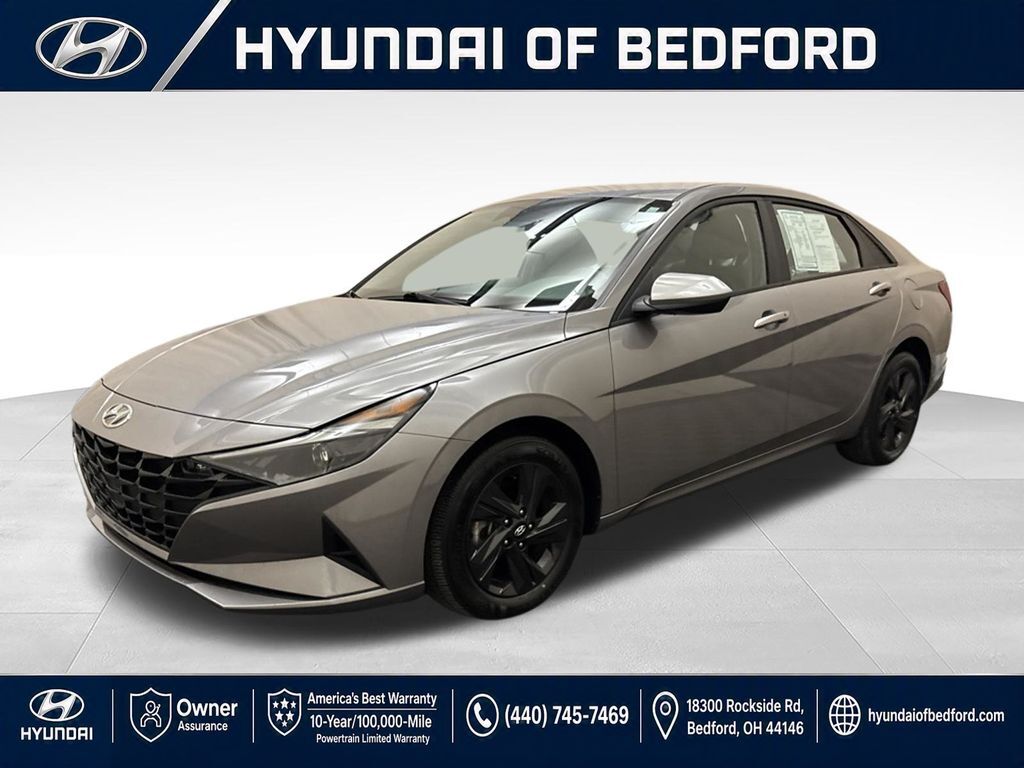 2023 Hyundai Elantra SEL — photo 1 of 11