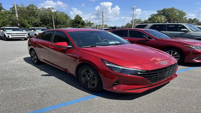 2023 Hyundai ELANTRA SEL