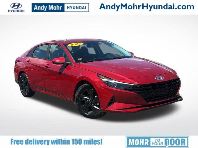 2023 Hyundai Elantra SEL — photo 1 of 1