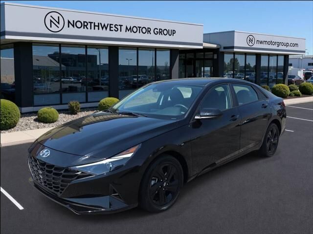 2023 Hyundai ELANTRA SEL — photo 1 of 13