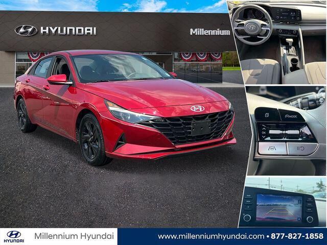 2023 Hyundai ELANTRA SEL — photo 1 of 12