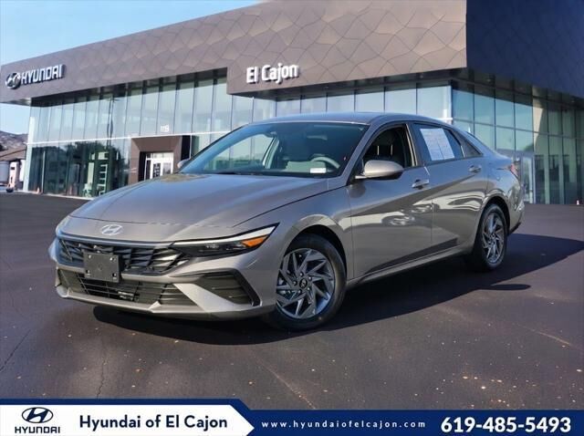 2024 Hyundai ELANTRA SEL — photo 1 of 13