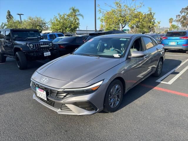 2024 Hyundai ELANTRA SEL
