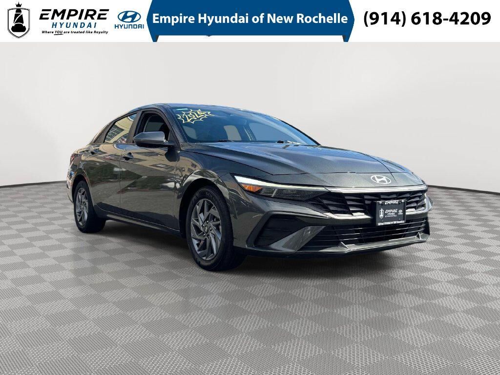 2024 Hyundai ELANTRA SEL — photo 1 of 13