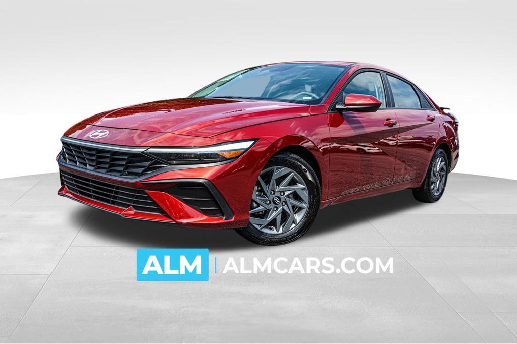 2024 Hyundai Elantra SEL — photo 1 of 11