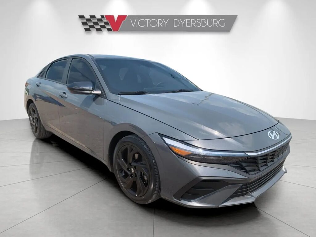 2026 Hyundai ELANTRA SEL Sport — photo 1 of 11