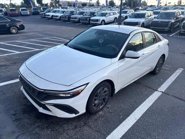 2024 Hyundai ELANTRA SEL