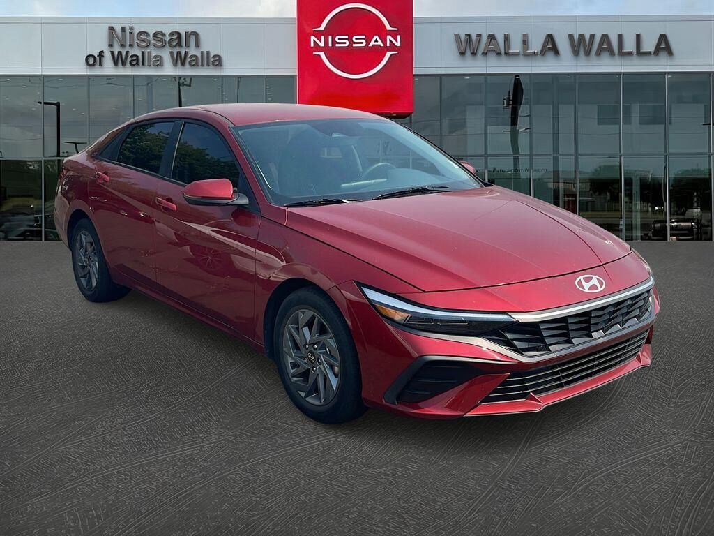 2024 Hyundai ELANTRA SEL — photo 1 of 2