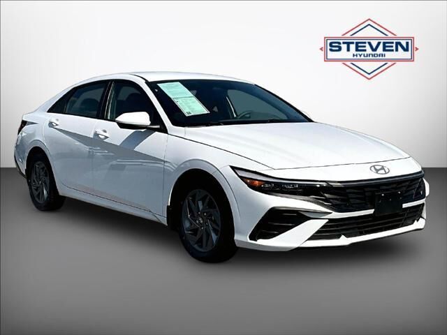 2024 Hyundai ELANTRA SEL — photo 1 of 13