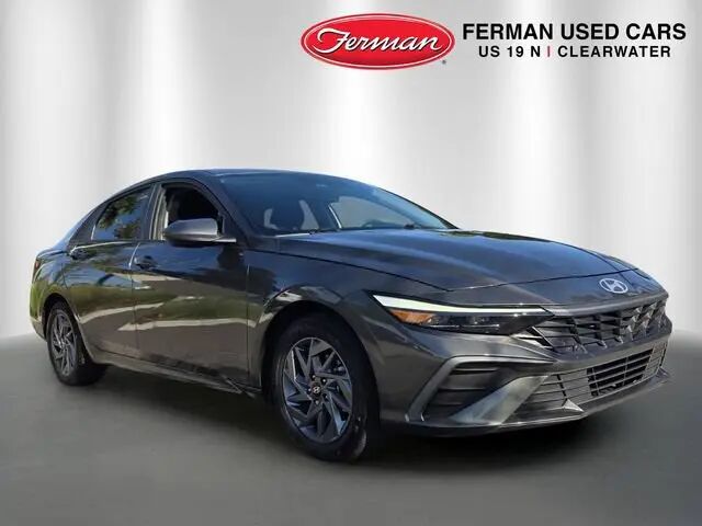 2024 Hyundai ELANTRA SEL — photo 1 of 13