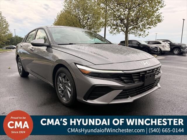 2024 Hyundai ELANTRA SEL — photo 1 of 13