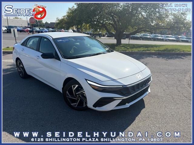 2025 Hyundai ELANTRA SEL Sport — photo 1 of 13
