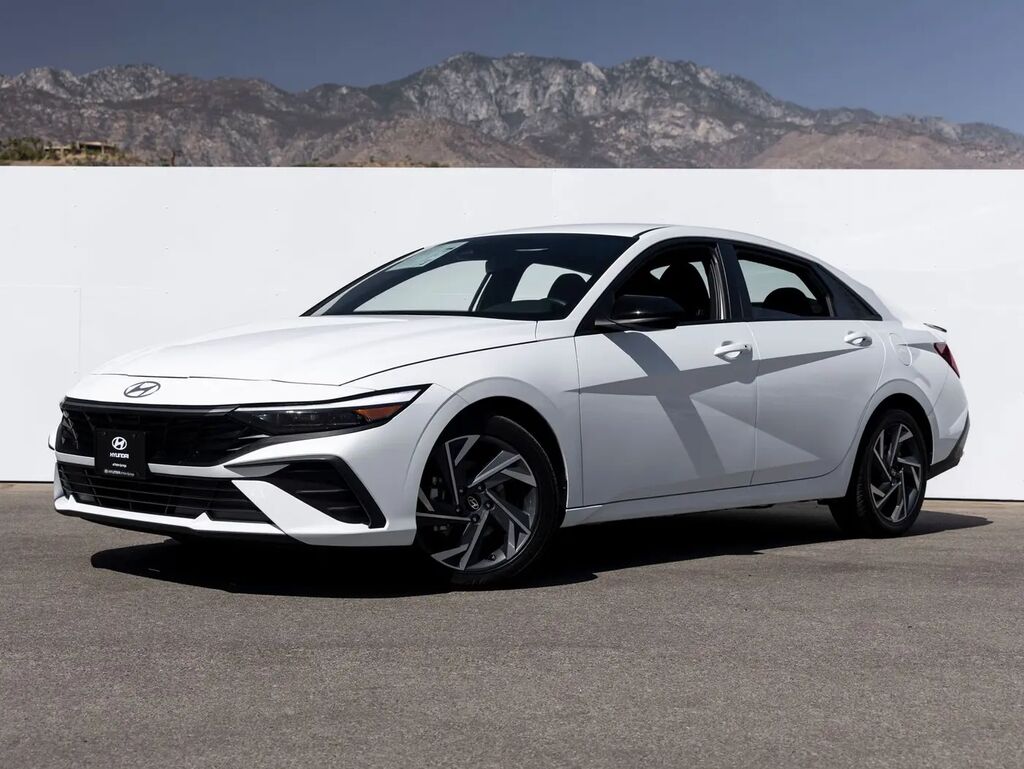 2025 Hyundai ELANTRA SEL Sport — photo 1 of 13