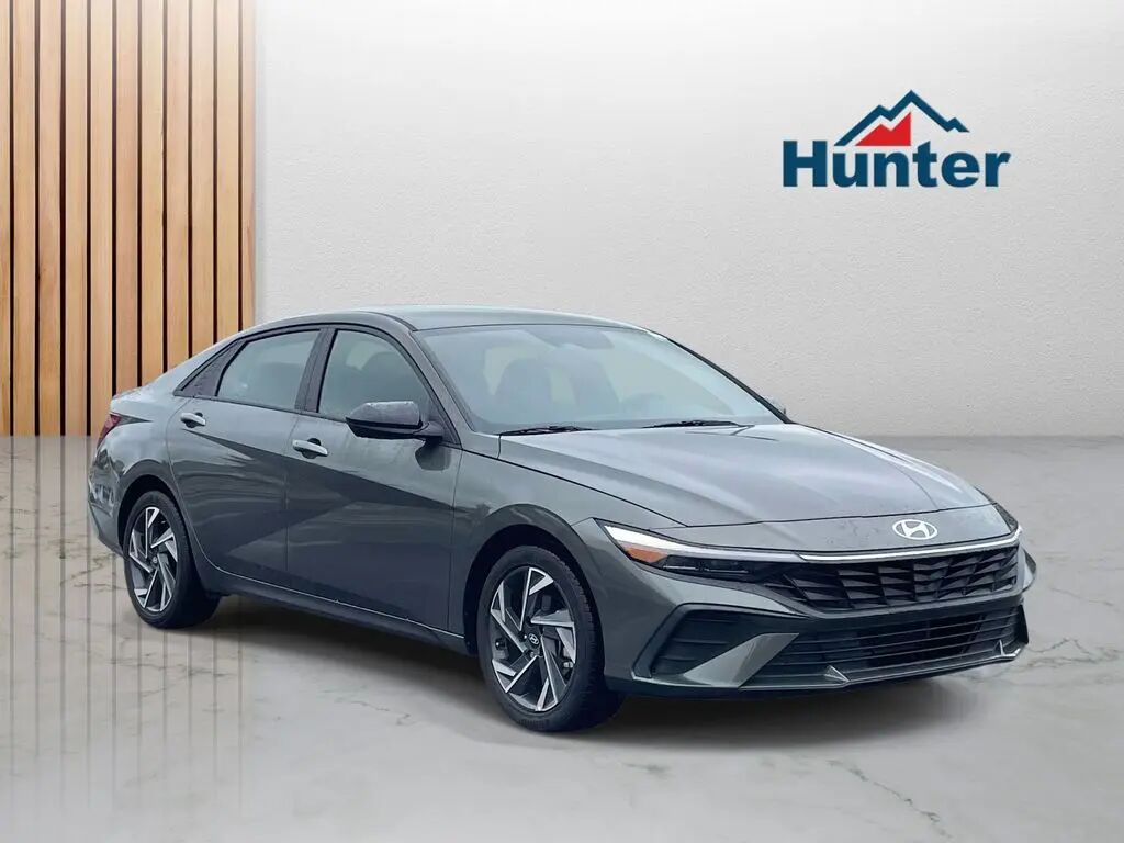 2025 Hyundai ELANTRA SEL Sport — photo 1 of 13