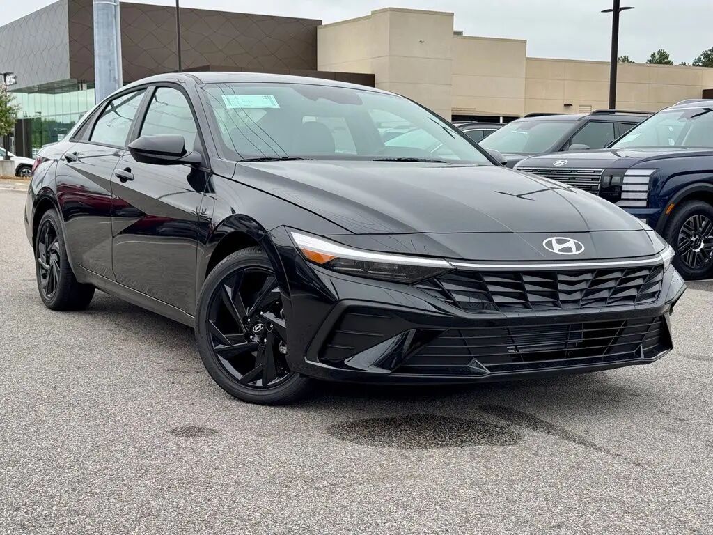 2026 Hyundai ELANTRA SEL Sport Plus — photo 1 of 13