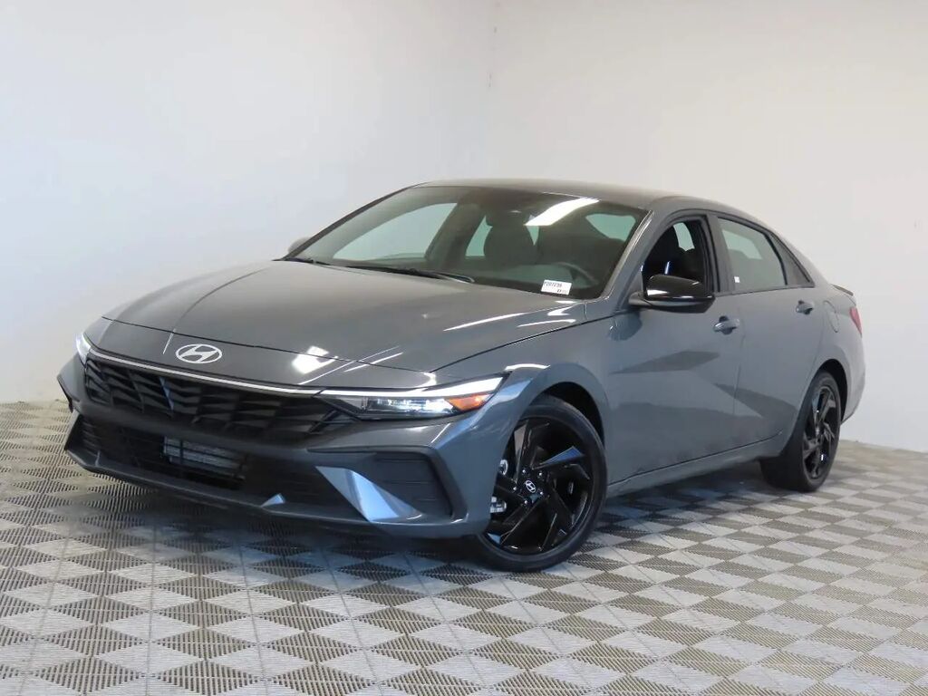 2026 Hyundai ELANTRA SEL Sport — photo 1 of 13