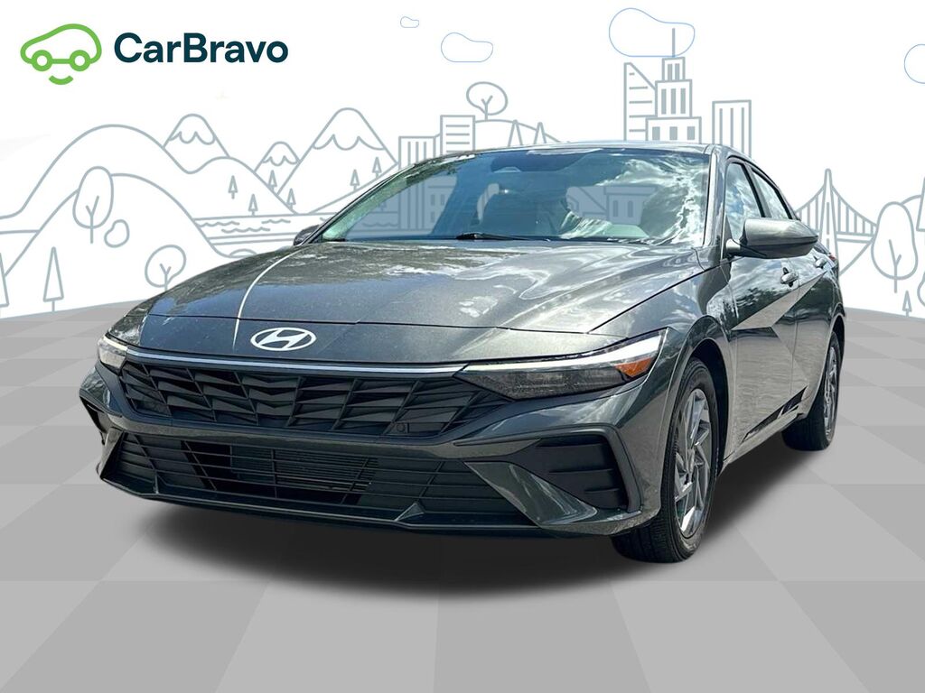 2024 Hyundai Elantra SEL — photo 1 of 7