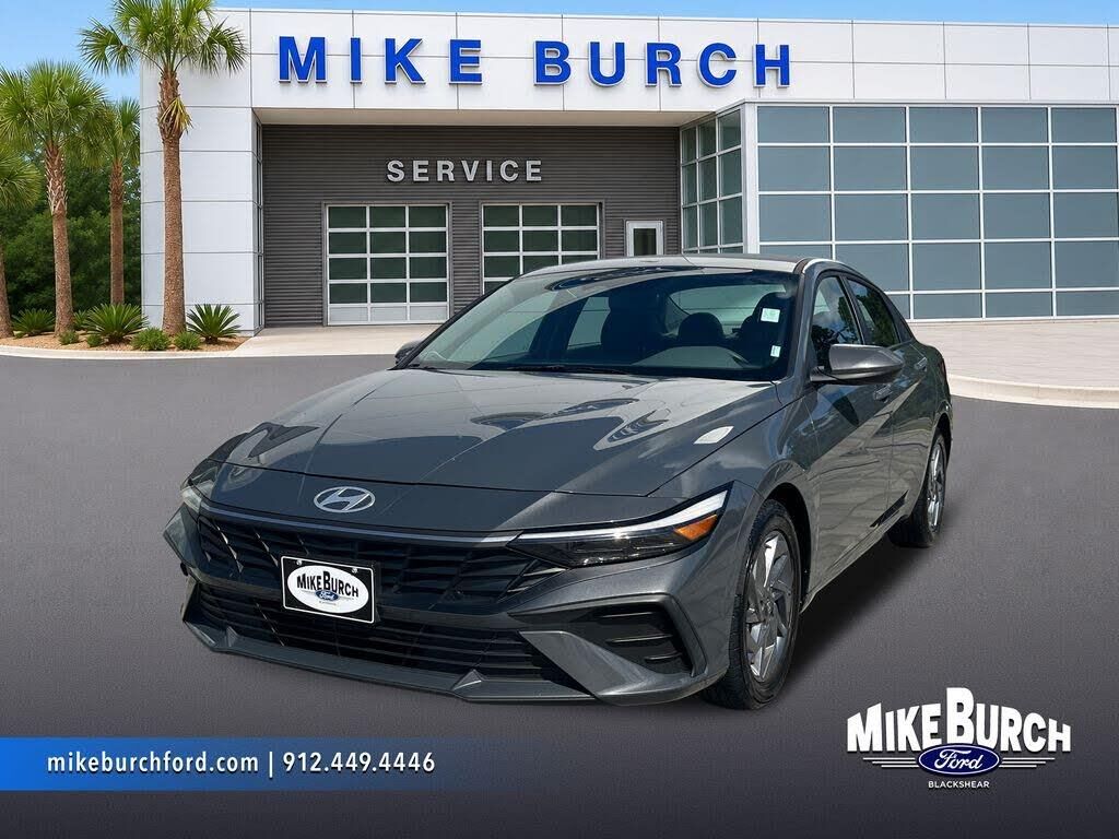 2024 Hyundai ELANTRA SEL — photo 1 of 1
