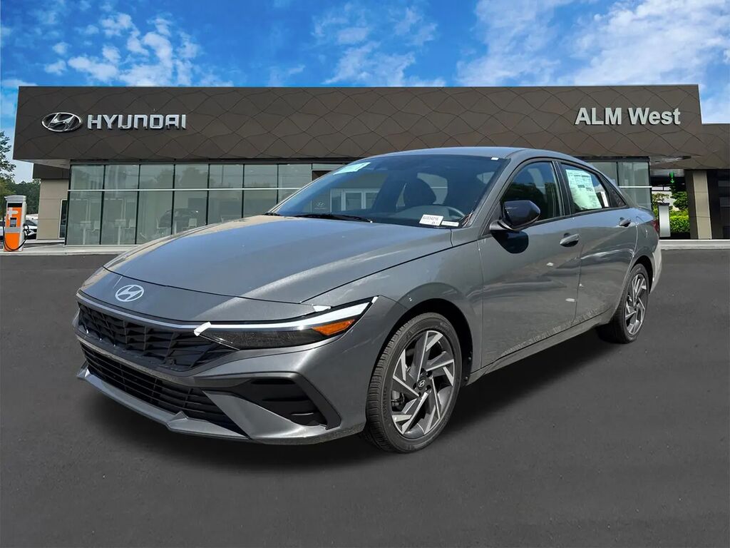 2025 Hyundai ELANTRA SEL Sport — photo 1 of 13