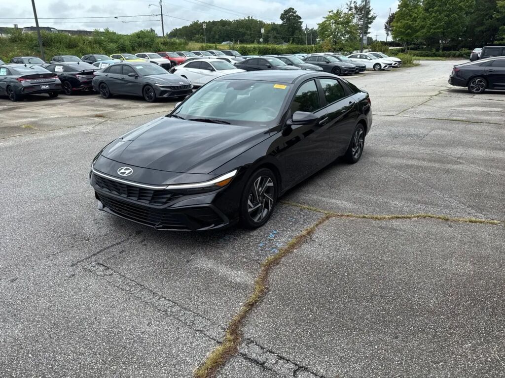 2025 Hyundai ELANTRA SEL Sport — photo 1 of 13