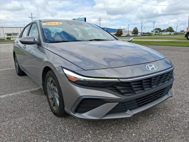 2024 Hyundai ELANTRA SEL