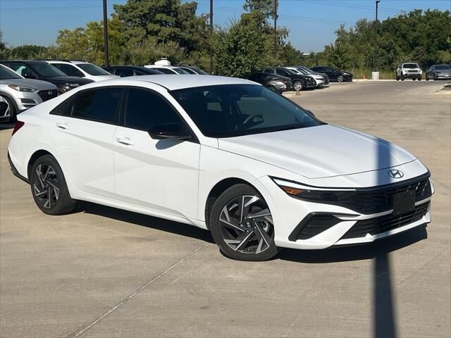 2025 Hyundai ELANTRA SEL Sport — photo 1 of 13