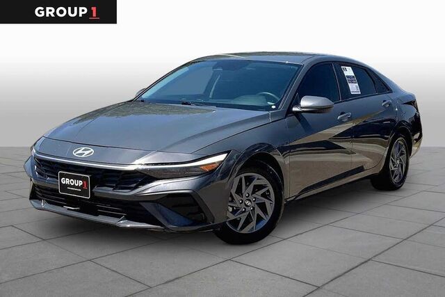 2024 Hyundai ELANTRA SEL