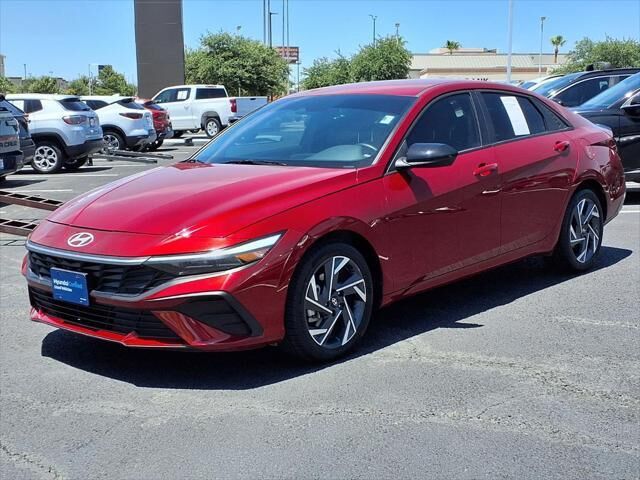 2025 Hyundai ELANTRA SEL Sport — photo 1 of 13