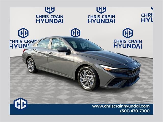 2024 Hyundai ELANTRA SEL — photo 1 of 12