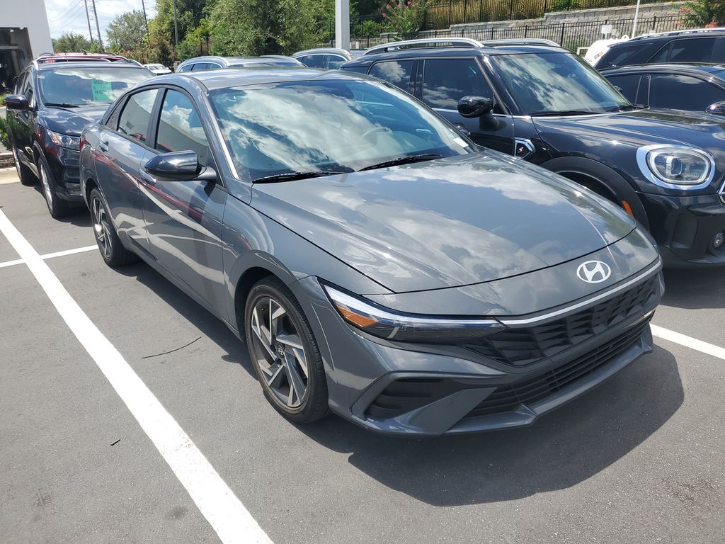 2025 Hyundai Elantra SEL Sport — photo 1 of 1