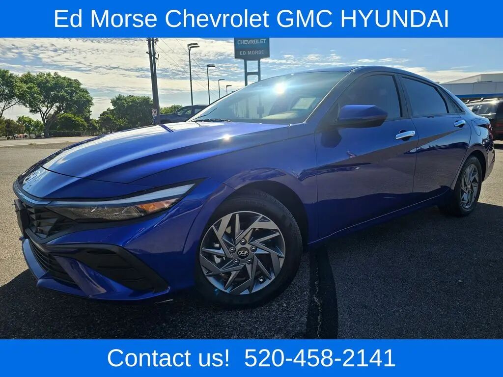 2024 Hyundai ELANTRA SEL — photo 1 of 1