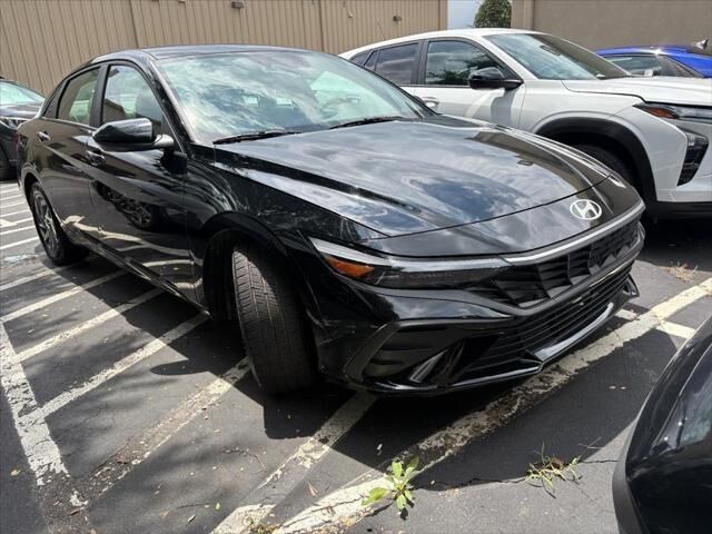 2024 Hyundai ELANTRA SEL
