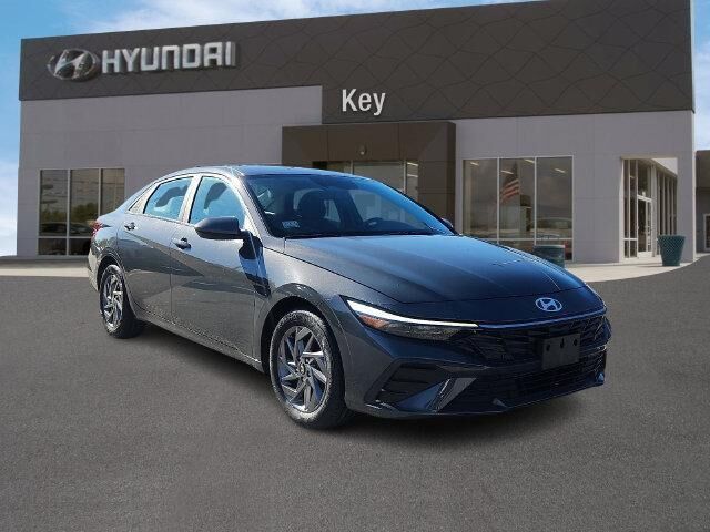 2024 Hyundai ELANTRA SEL — photo 1 of 13